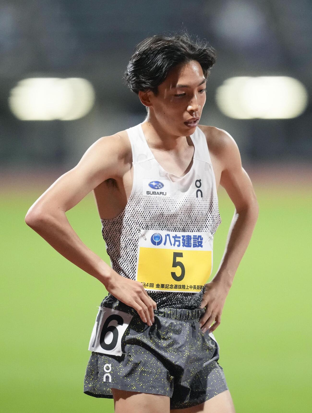 男子5000 メートル （タイムレース）で36位だった三浦龍司＝えがお健康スタジアム(共同)