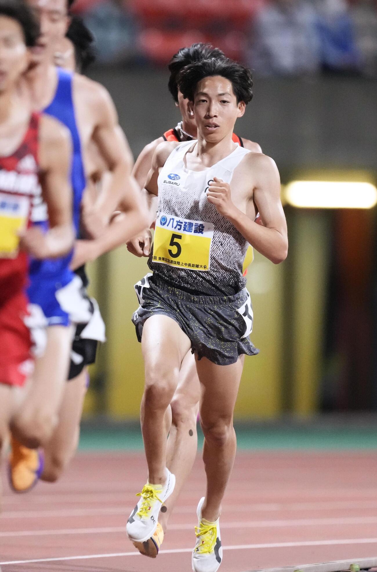 男子5000 メートル （タイムレース）で36位だった三浦龍司＝えがお健康スタジアム(共同)