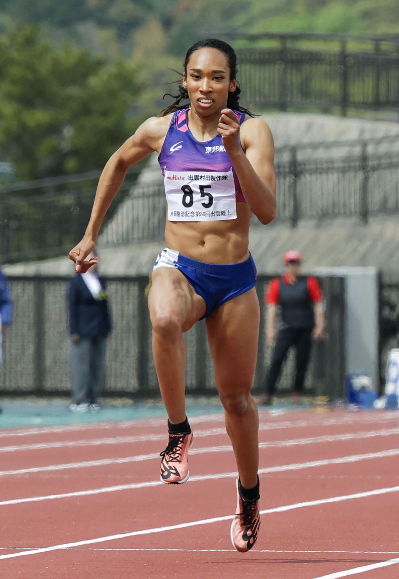 女子100 メートル 決勝　11秒49で優勝した井戸アビゲイル風果＝島根県立浜山公園陸上競技場