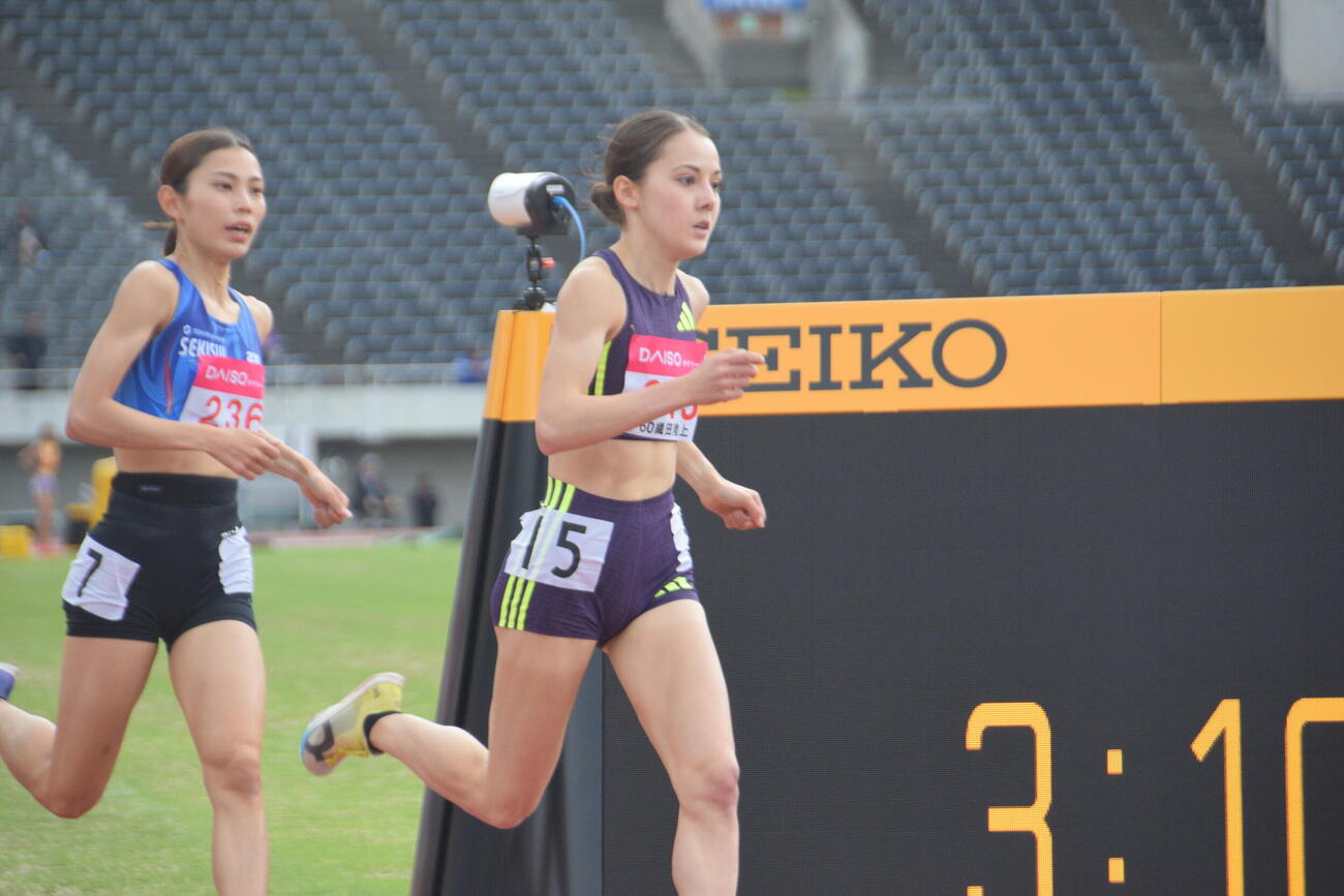 7位だったドルーリー朱瑛里（右）