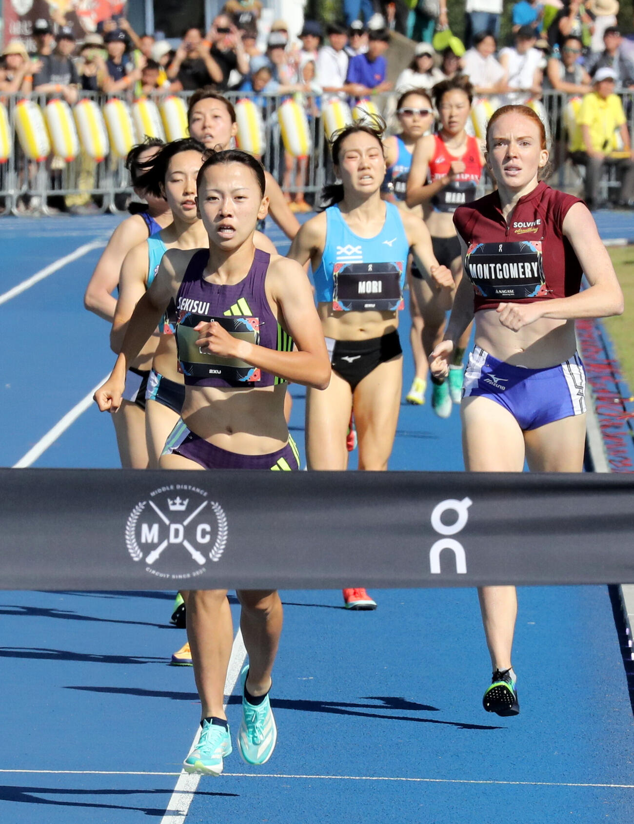 女子800メートルで優勝した久保凛（撮影・木下淳）