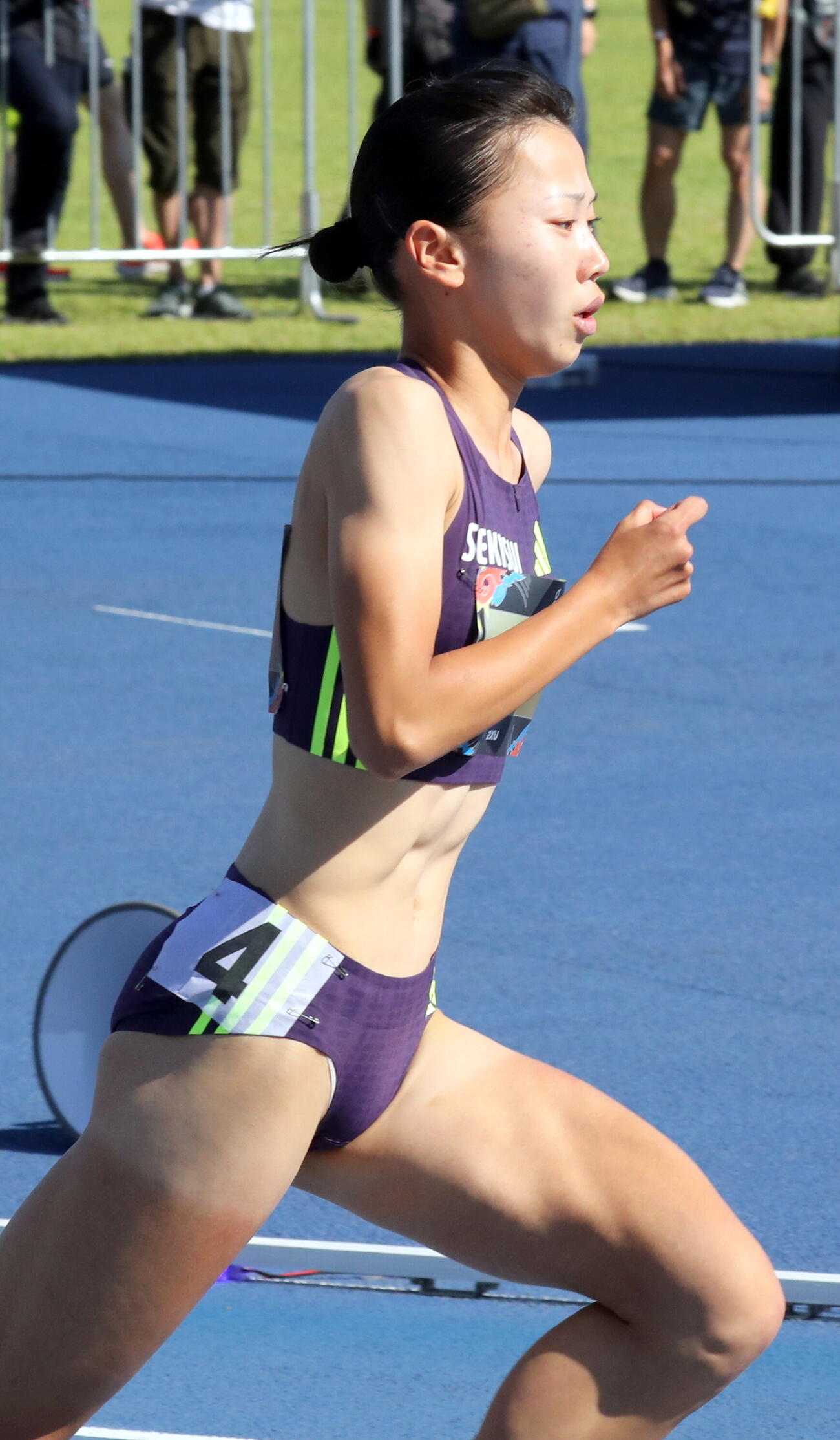女子800メートルで優勝した久保凛（撮影・木下淳）