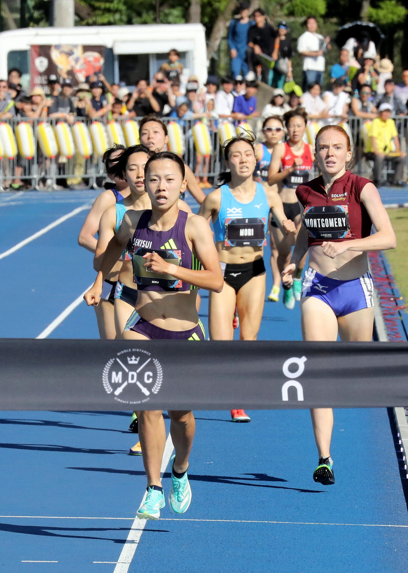 女子800メートルで優勝した久保凛（撮影・木下淳）