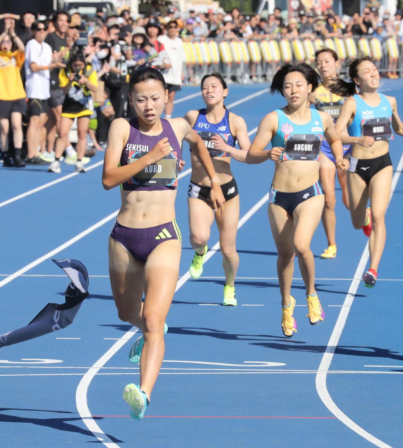 女子800メートルで優勝した久保凛（撮影・木下淳）