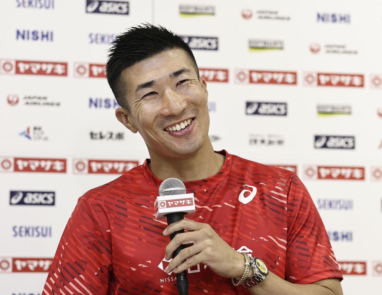 日本選手権を前に記者会見する桐生祥秀（代表撮影）