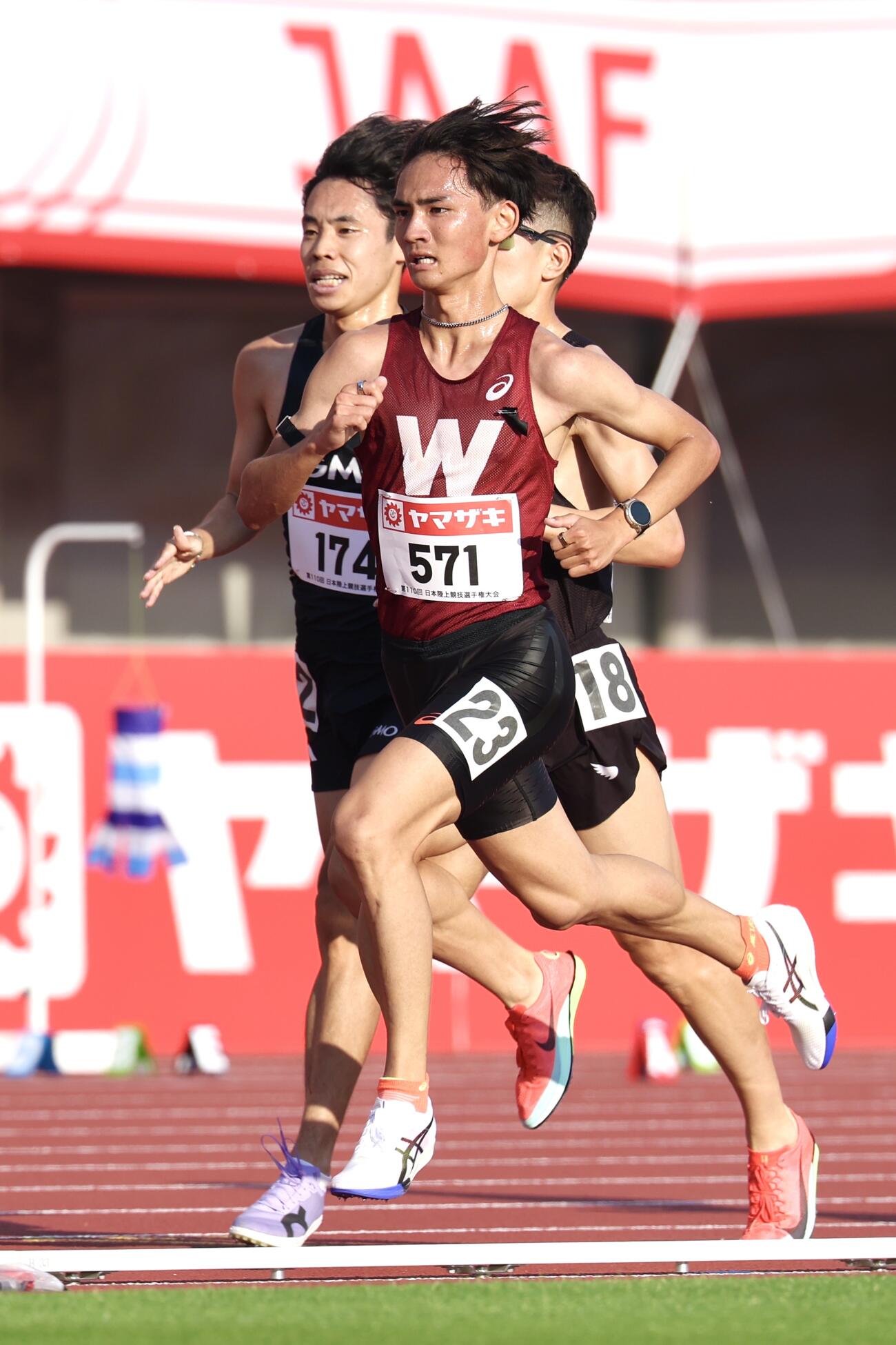 男子5000メートル予選で力走する山口竣平（撮影・宮地輝）