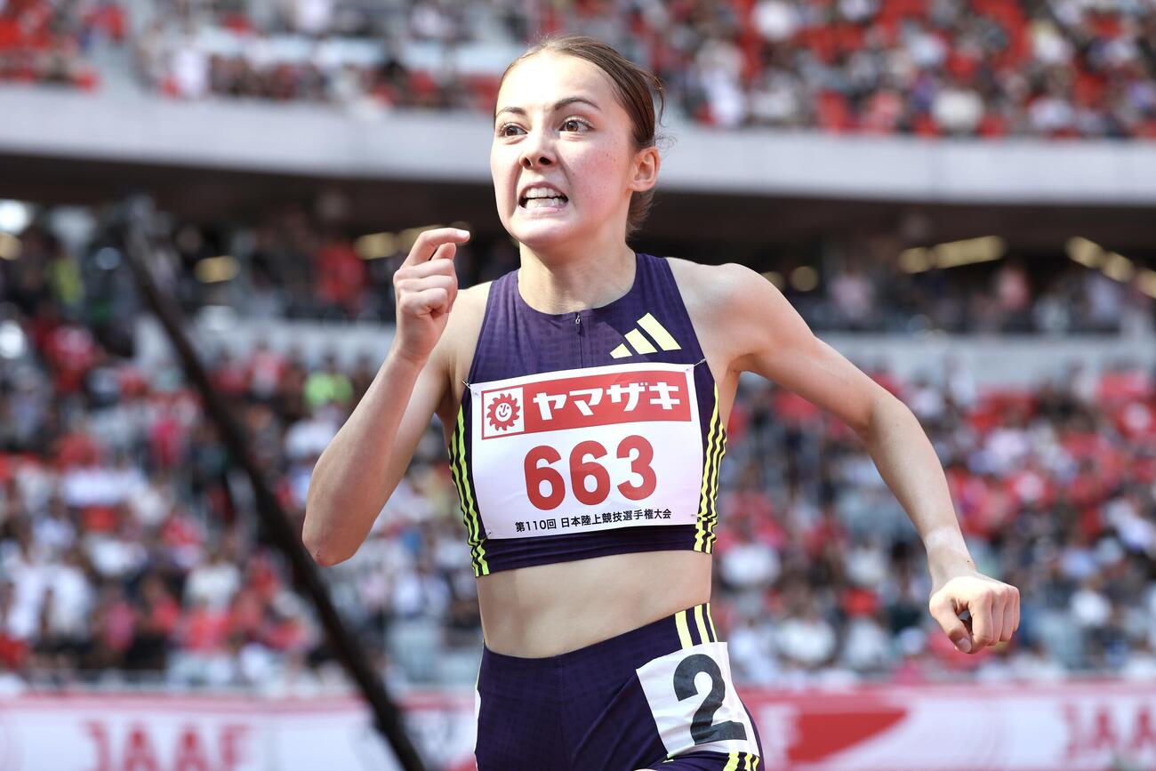 第110回日本陸上競技選手権大会　第2日　女子1500メートル予選　力走するドルーリー朱瑛里（撮影・宮地輝）＝2026年6月13日
