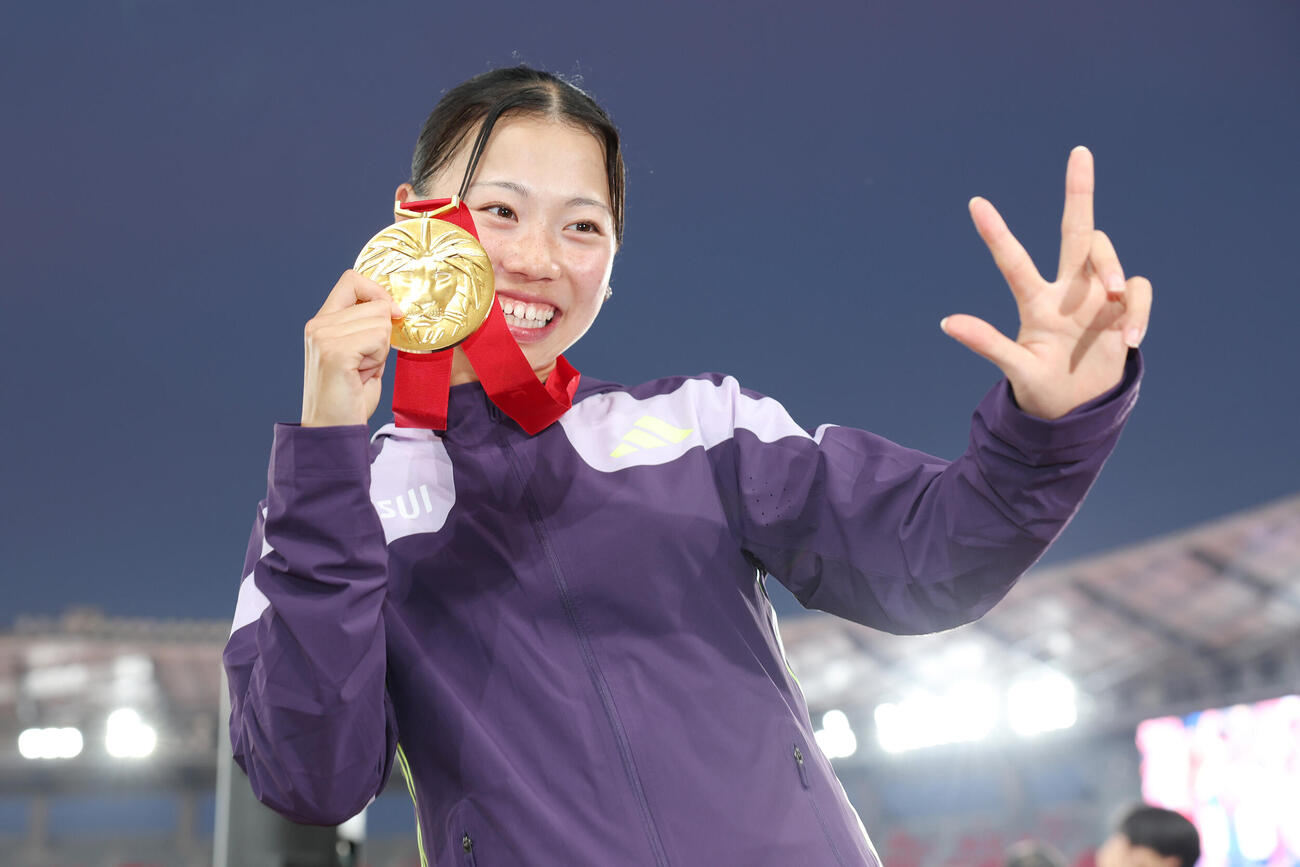 女子800メートル決勝　3連覇を達成した久保凛（撮影・宮地輝）