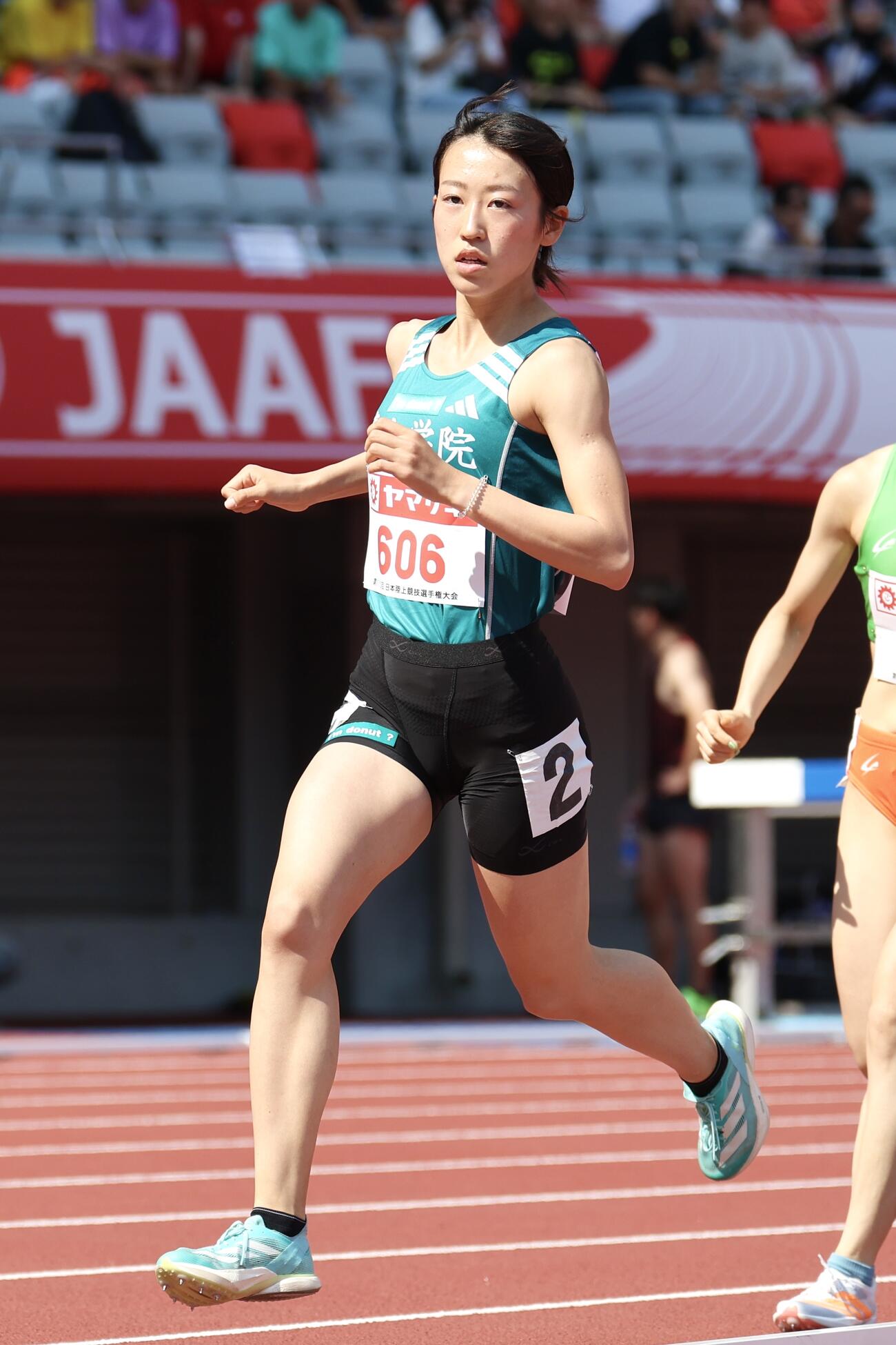 第110回日本陸上競技選手権大会　第2日　女子1500メートル予選　力走する芦田和佳（撮影・宮地輝）
