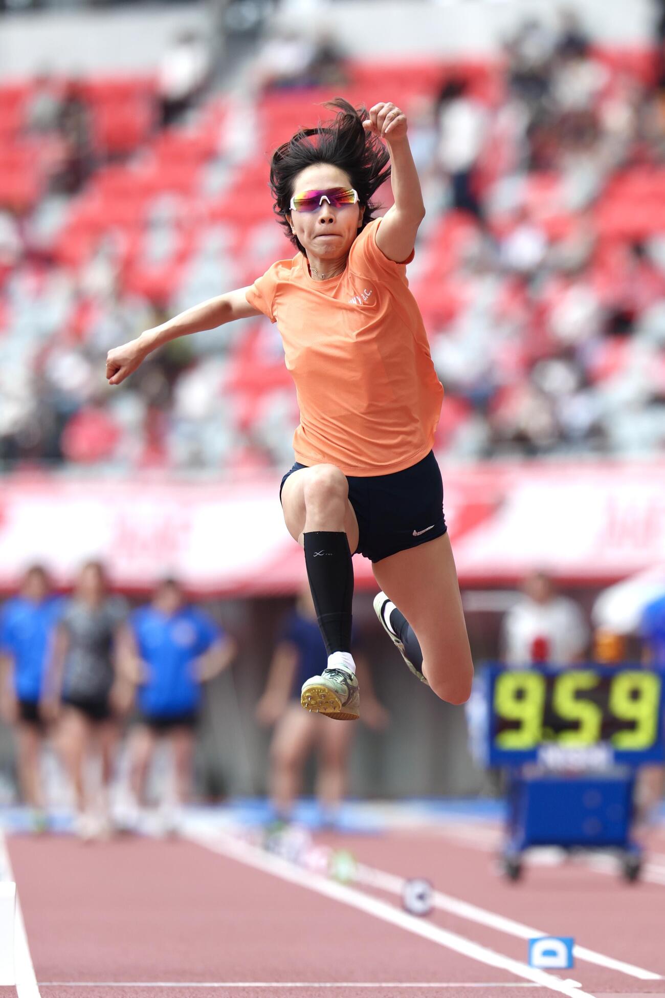 第110回日本陸上競技選手権大会　最終日　女子三段跳び決勝　調整を行う剱持クリア（撮影・宮地輝）