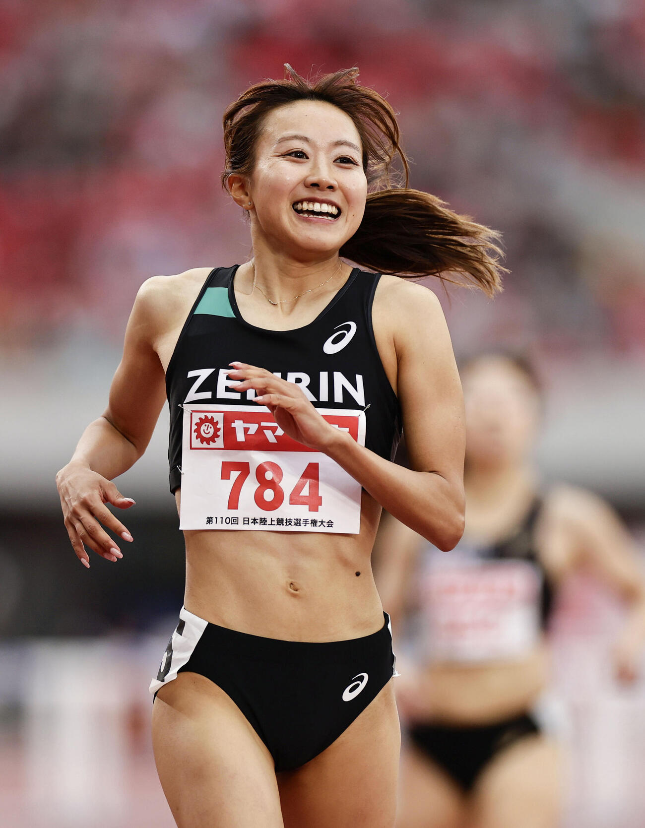 女子400メートル障害で優勝した青木穂花＝パロマ瑞穂スタジアム（共同）
