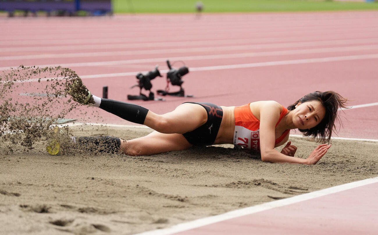 第110回日本陸上競技選手権大会　女子三段跳び決勝3回目の跳躍で12メートル39の記録を出した剱持クリア（撮影・森本幸一）