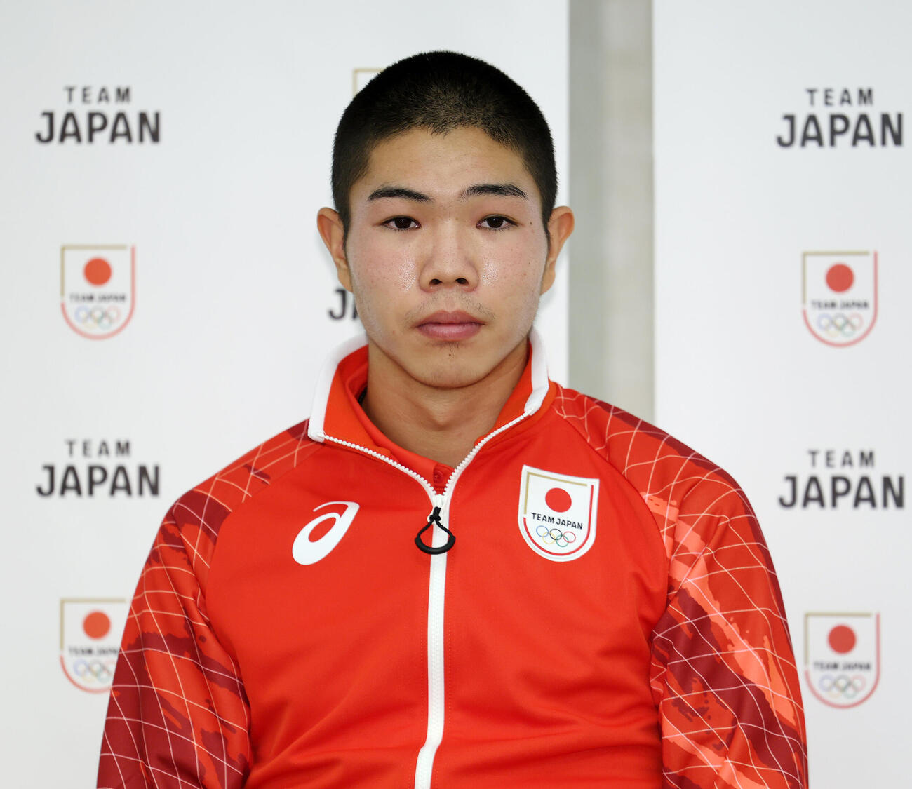 「第20回アジア大会TEAM JAPAN MEDIA SUMMIT」で記者からの質問を聞く後藤大樹（撮影・宮地輝）