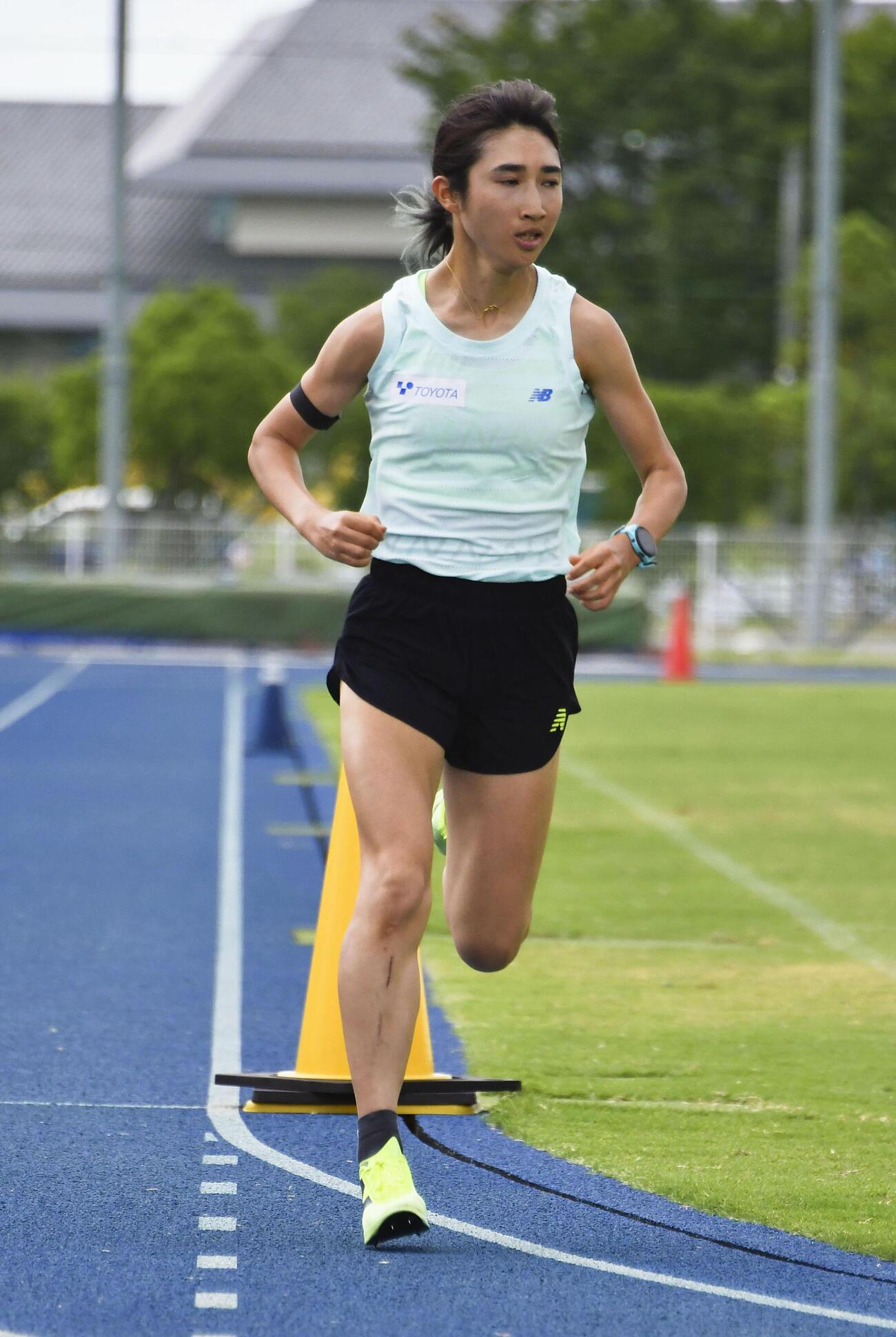 練習する陸上女子の田中希実＝愛知県刈谷市（共同）