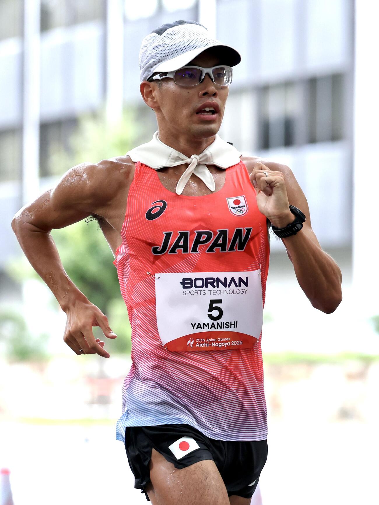 ハーフマラソン競歩　力強い歩きで周回する山西利和（撮影・宮地輝）
