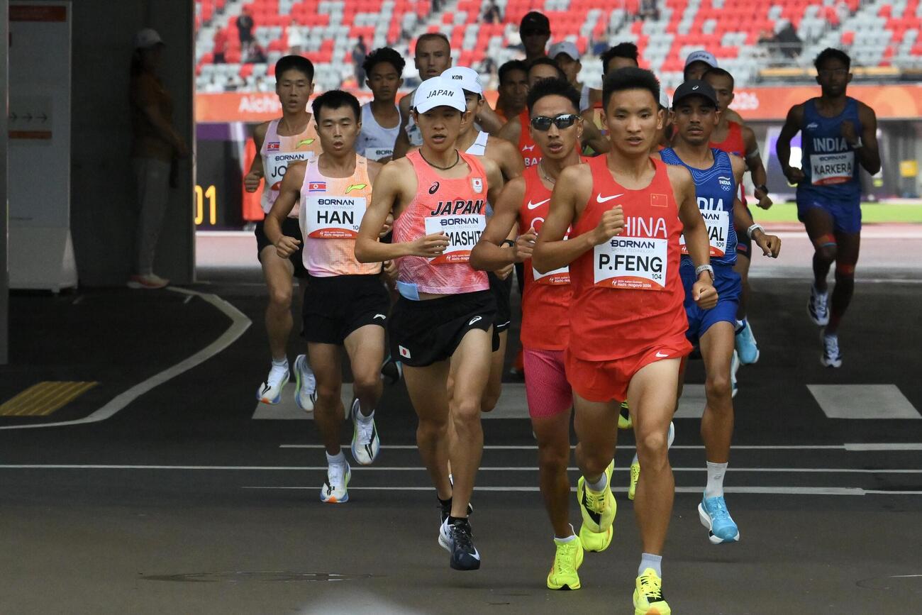 アジア大会マラソン日本代表の山下一貴（左）と吉田祐也（2026年3月撮影）