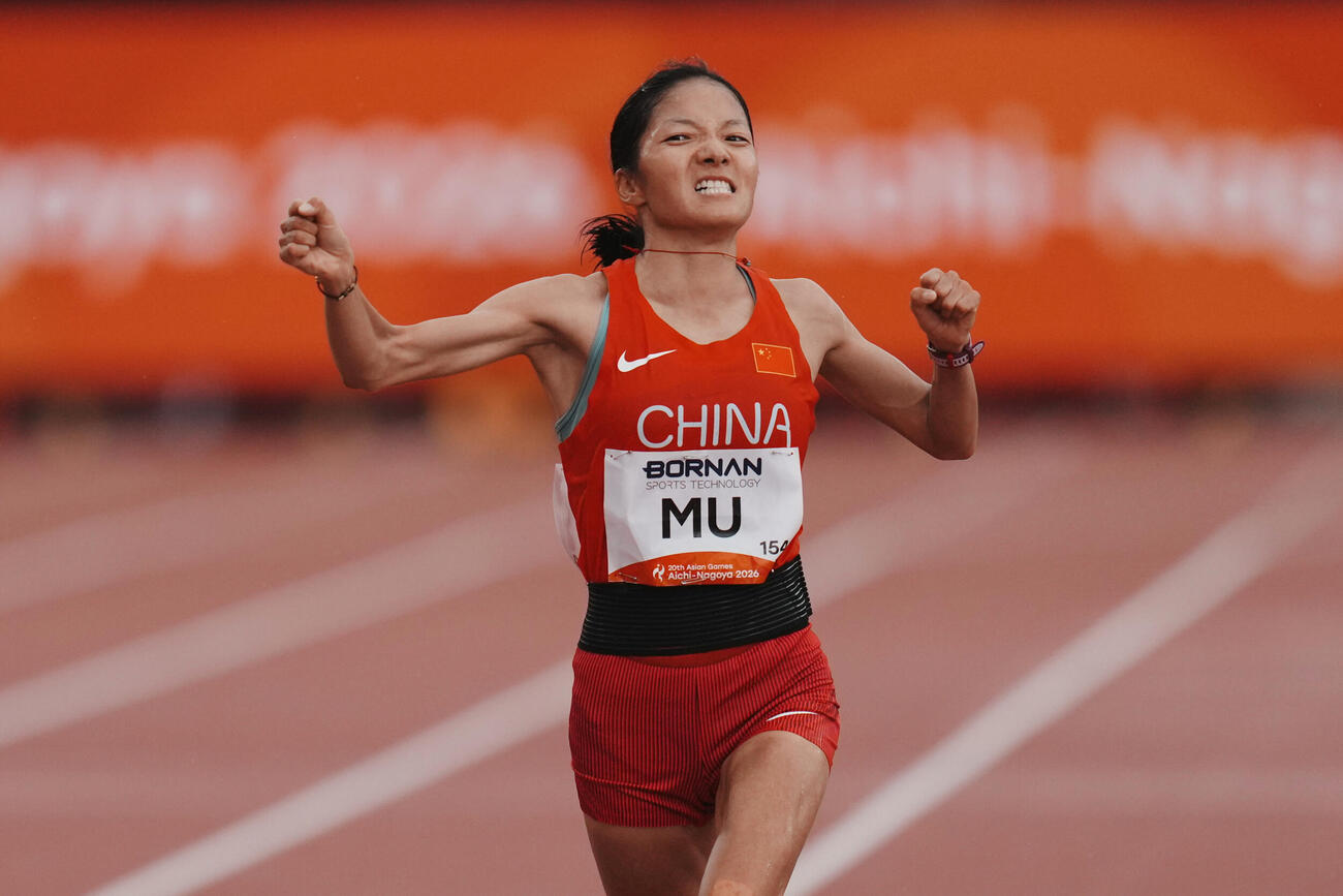 アジア大会女子マラソンで銀メダルを獲得した次仁措姆（AP）