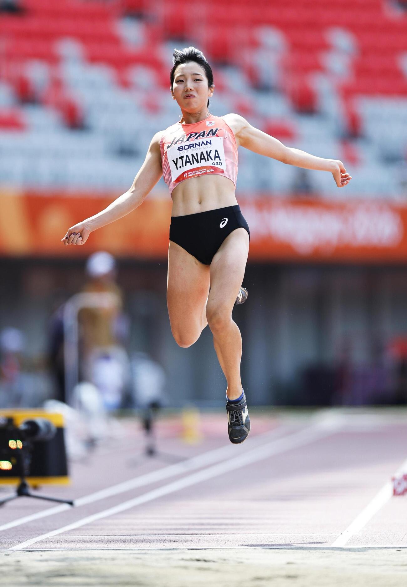 女子七種競技　田中友梨の走り幅跳び＝パロマ瑞穂スタジアム（共同）
