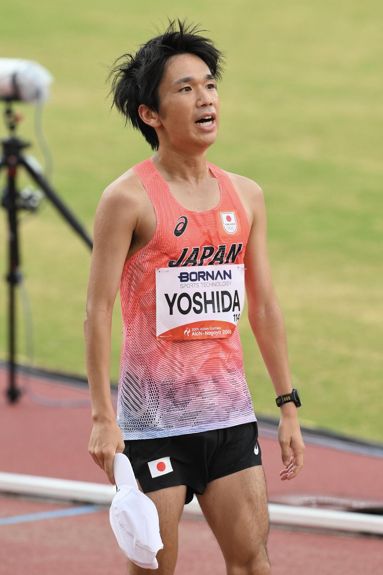 男子マラソンでゴールする吉田佑也（撮影・滝沢徹郎）