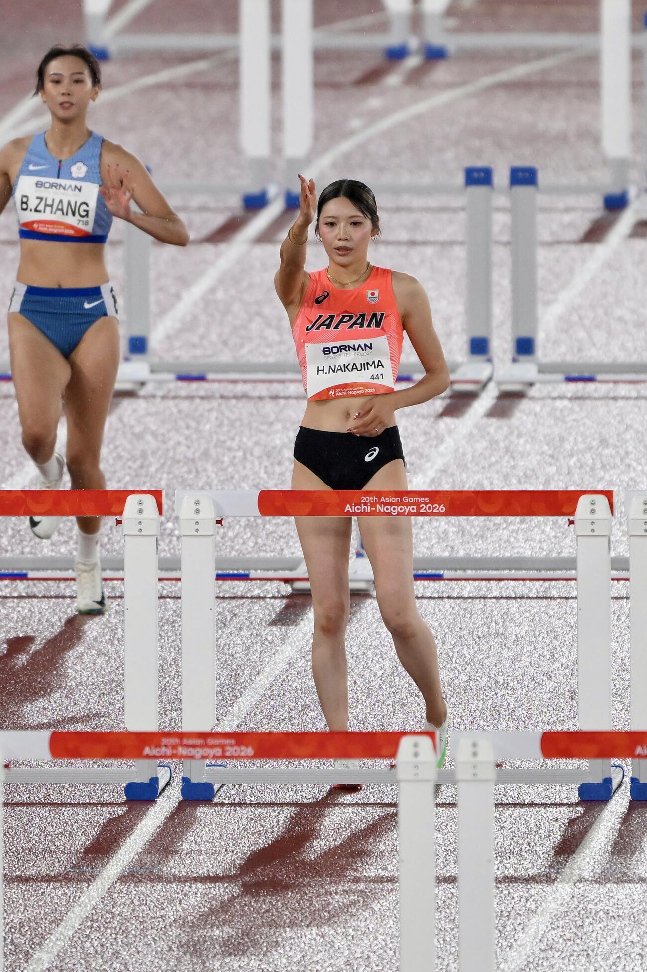 女子100メートルハードル予選に臨む中島ひとみ（撮影・滝沢徹郎）
