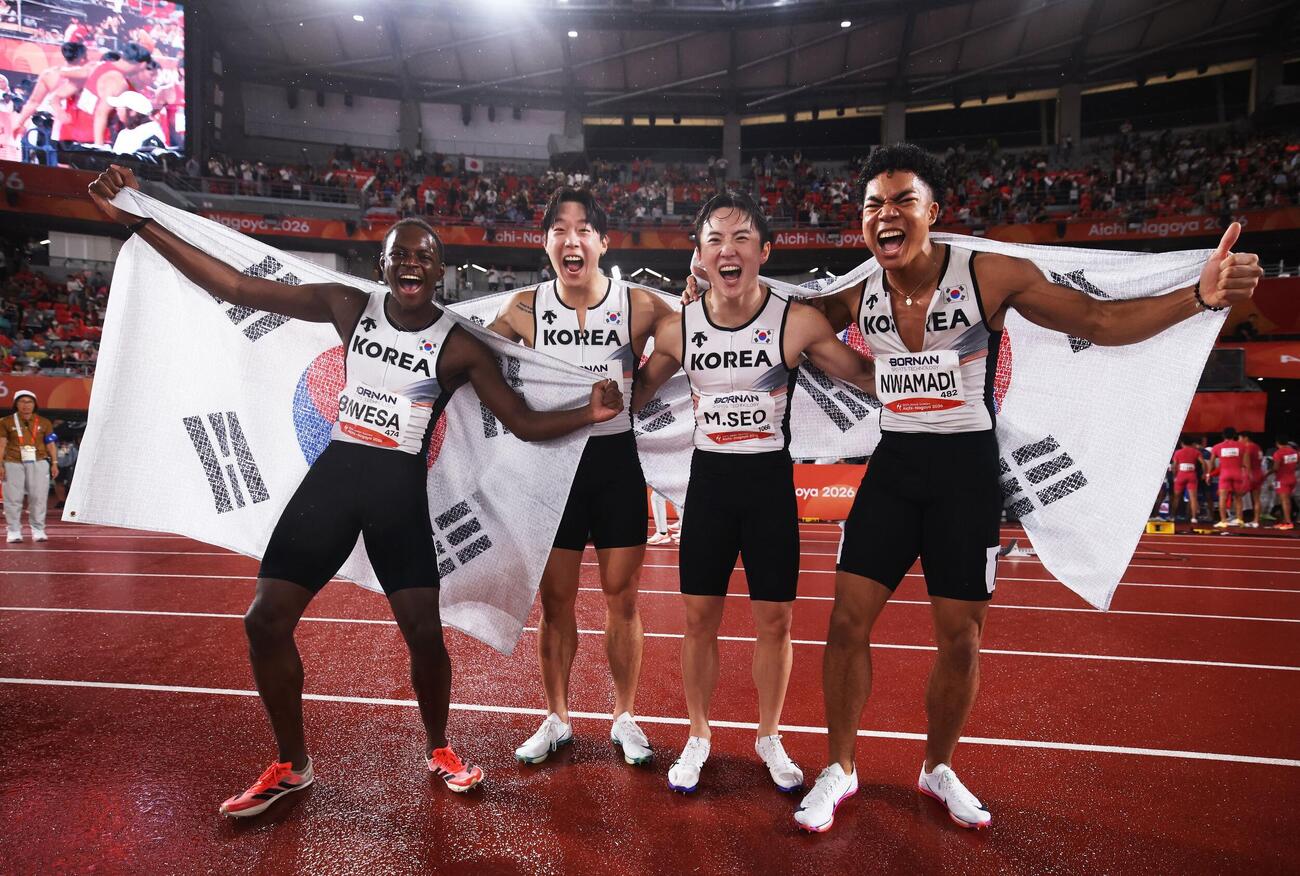 男子400メートルリレー決勝で３位に入った韓国チーム（ロイター）