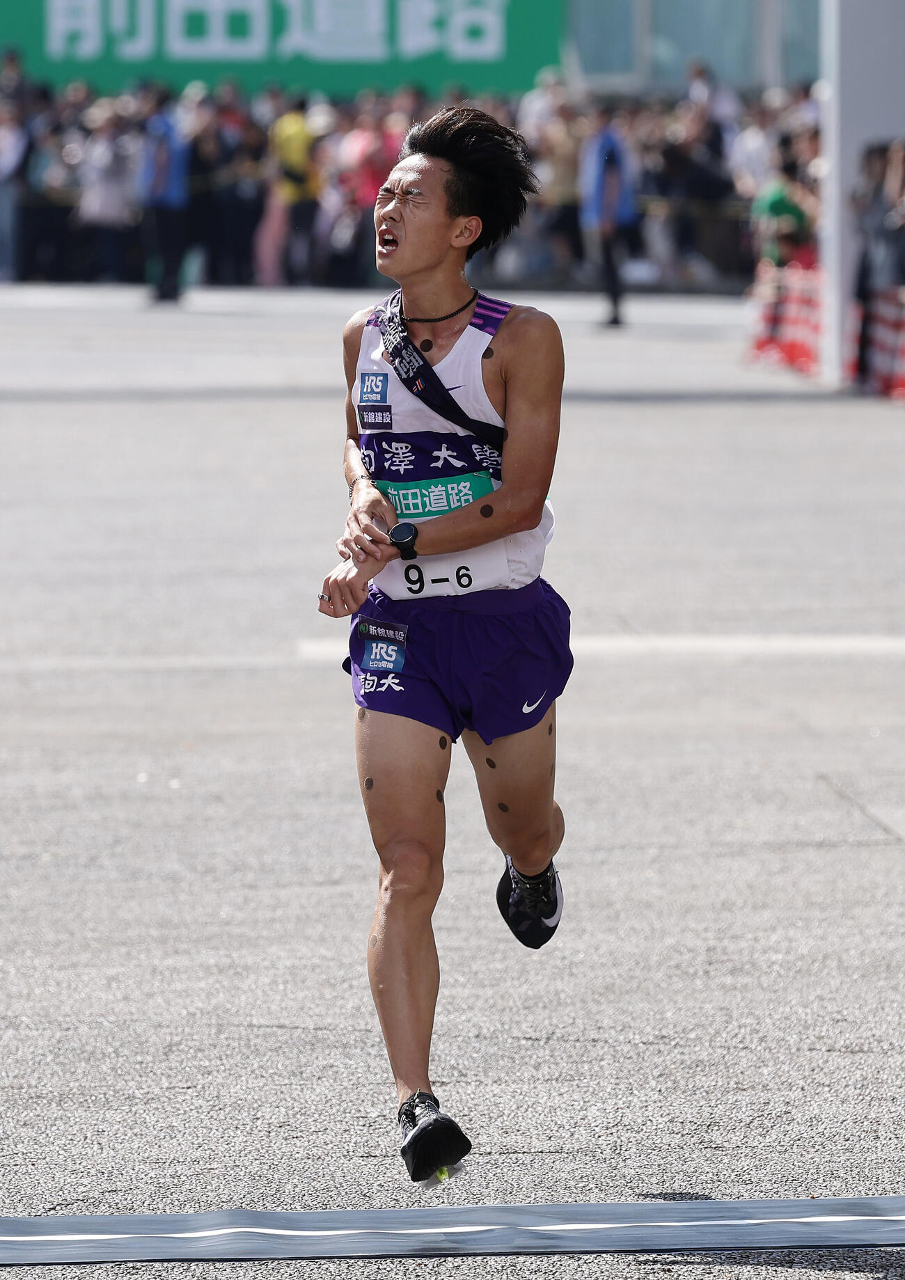 7位でゴールする駒大・桑田駿介（撮影・前田充）