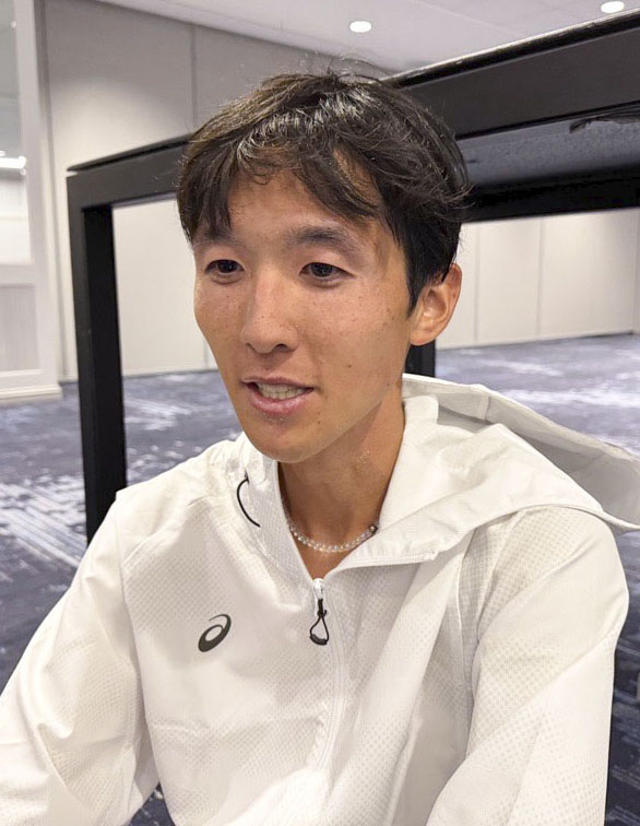 男子で26位となり、取材に応じる太田智樹＝11日、米シカゴ（共同）