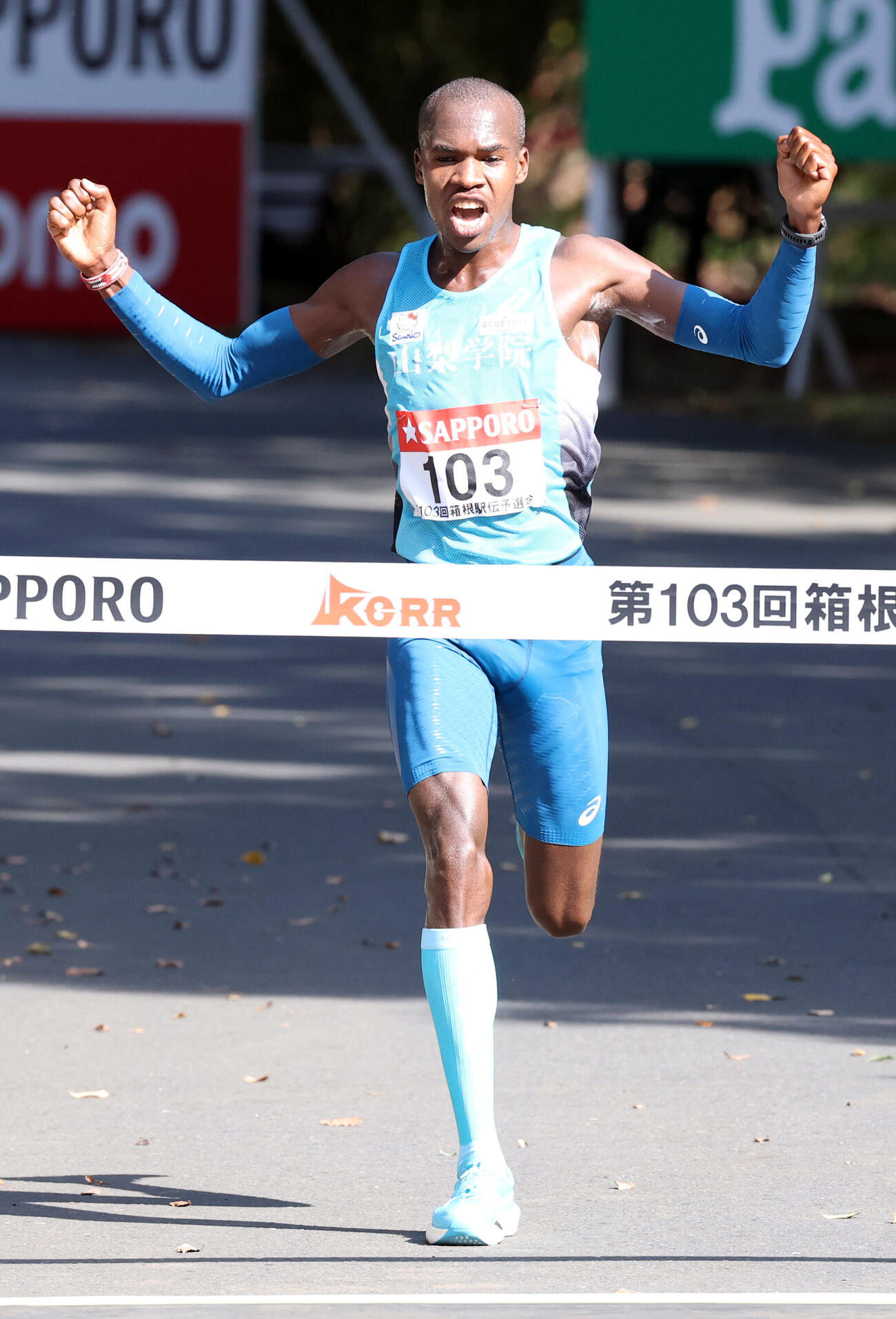 第103回箱根駅伝予選会　トップでゴールした山梨学院大のブライアン・キピエゴ（撮影・浅見桂子）