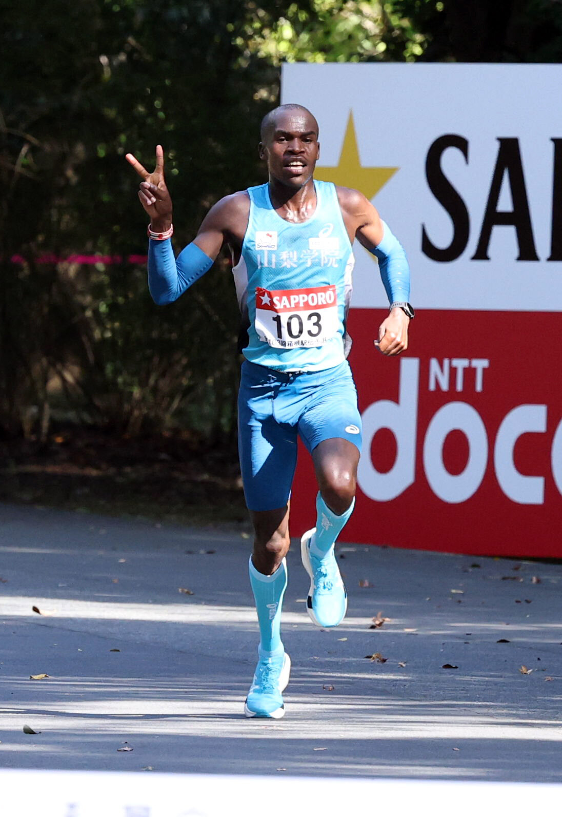 第103回箱根駅伝予選会　トップでゴールした山梨学院大のブライアン・キピエゴ（撮影・浅見桂子）