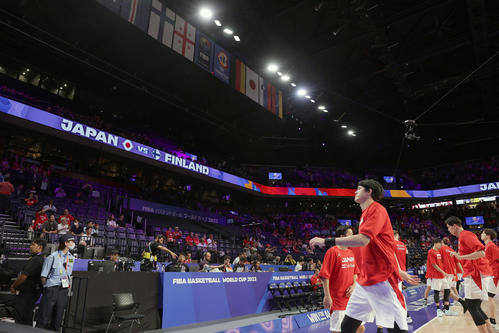 日本対フィンランド　試合開始の30分前、空席の目立つ客席（撮影・前田充）