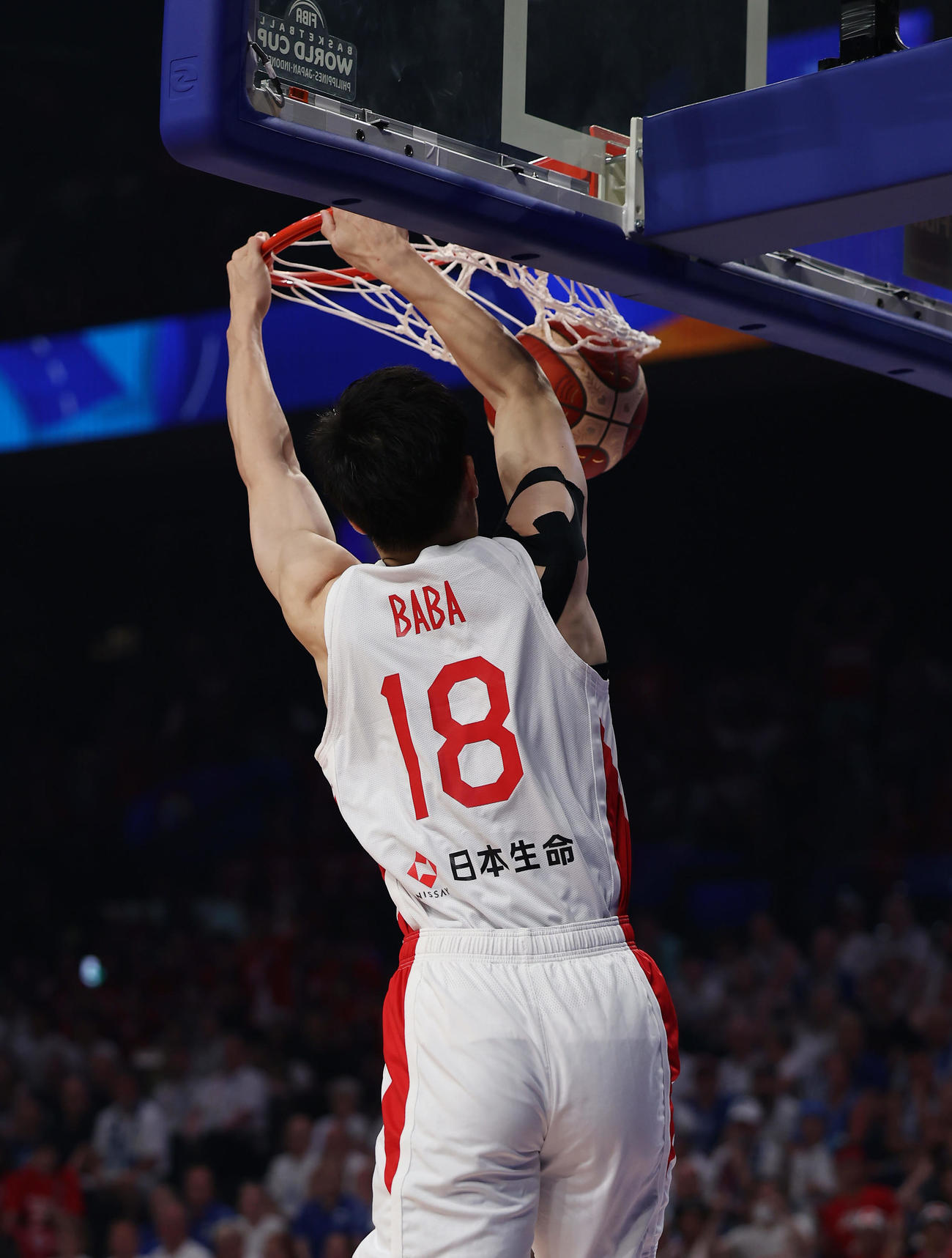 日本対フィンランド　第1Q、ダンクシュートを決める馬場（撮影・前田充）