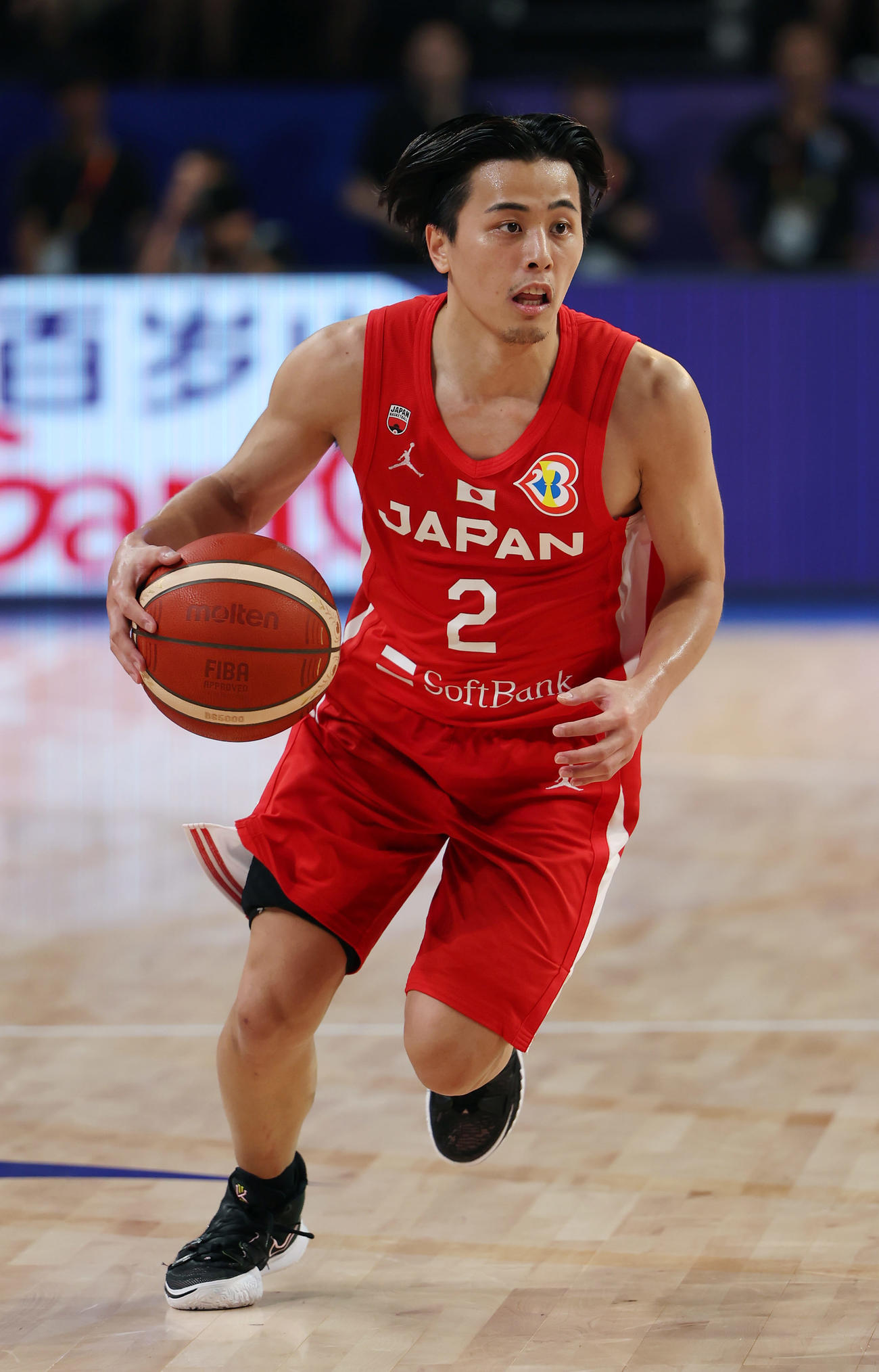 日本対オーストラリア　第3Q、ドリブルで攻め上がる富樫（撮影・前田充）