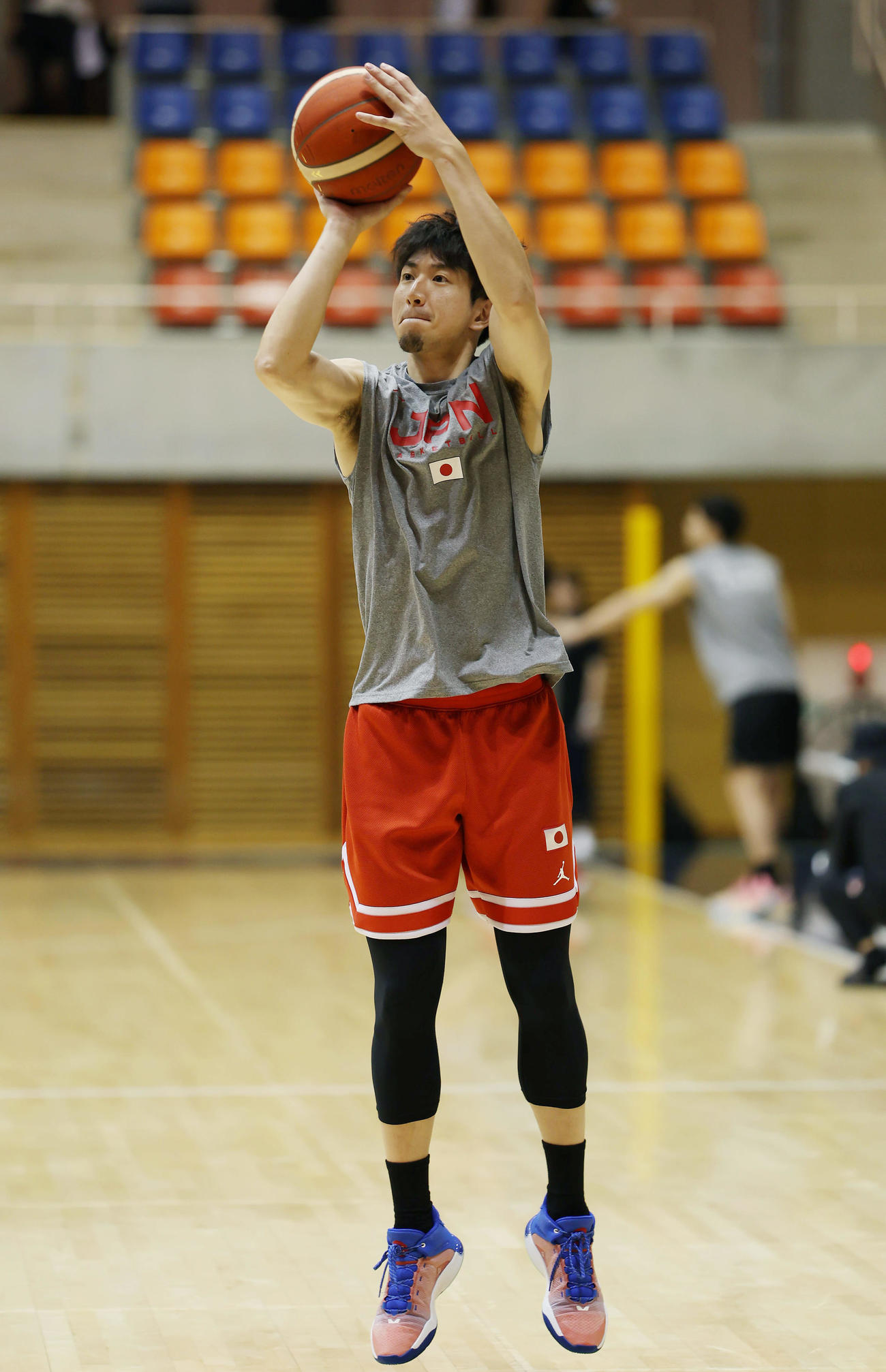 カーボベル戦に向け調整する比江島（撮影・前田充）