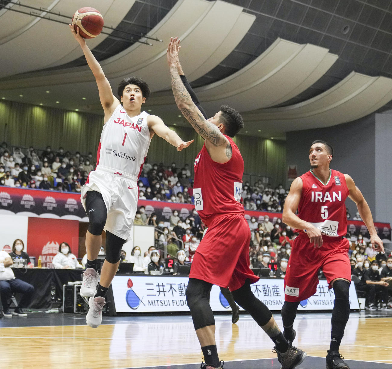 日本代表でも活躍する安藤誓哉（左）（21年6月）