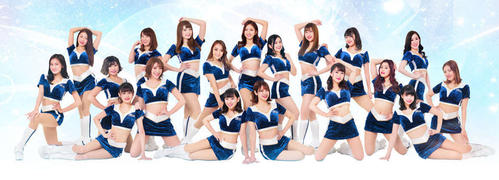 ライオンズの14度目の日本一を願って球場で踊るブルーレジェンズ（C）SEIBU　Lions