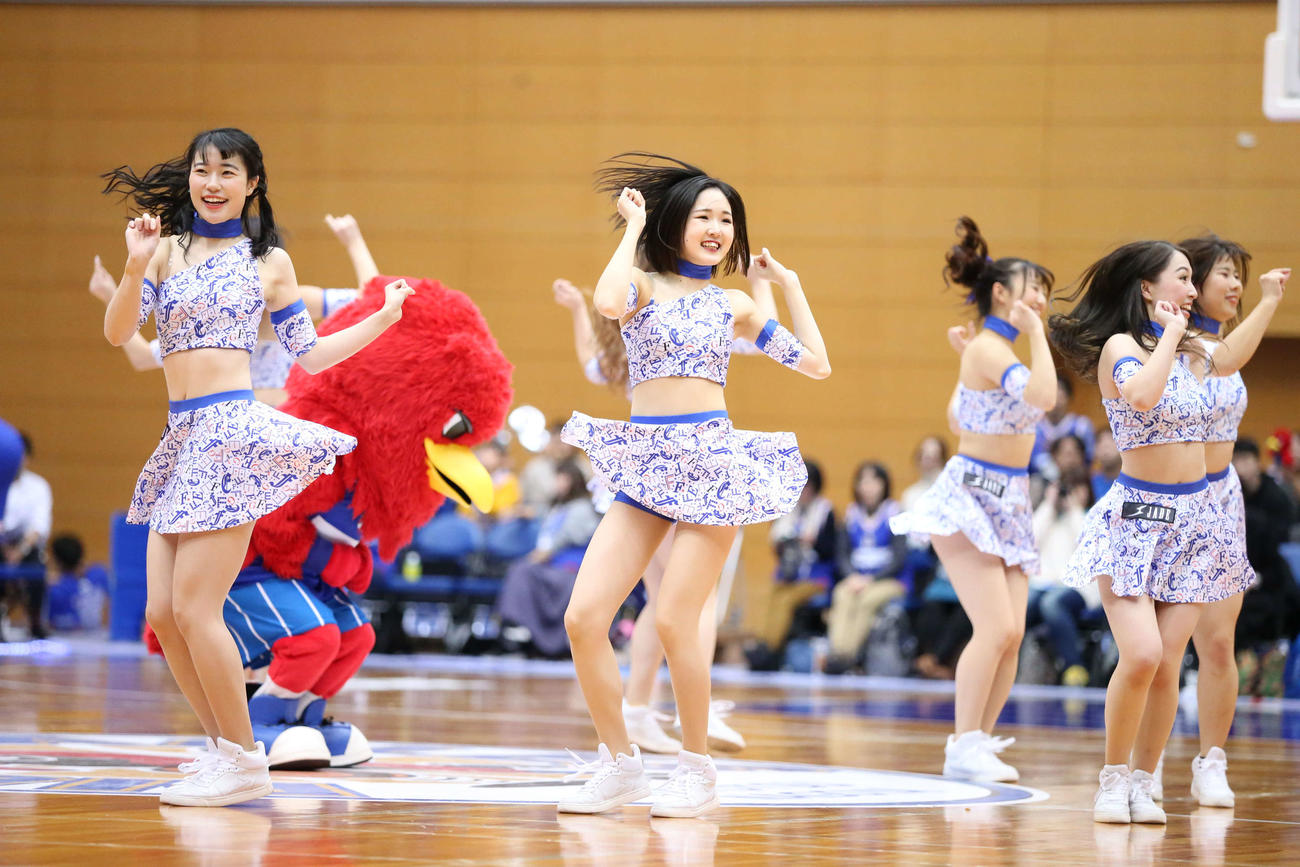 FEgirlsのツイストダンス