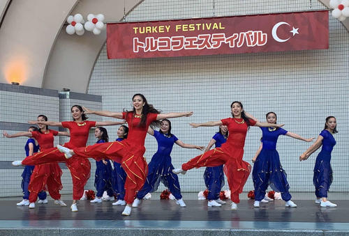 トルコフェスティバルに出演