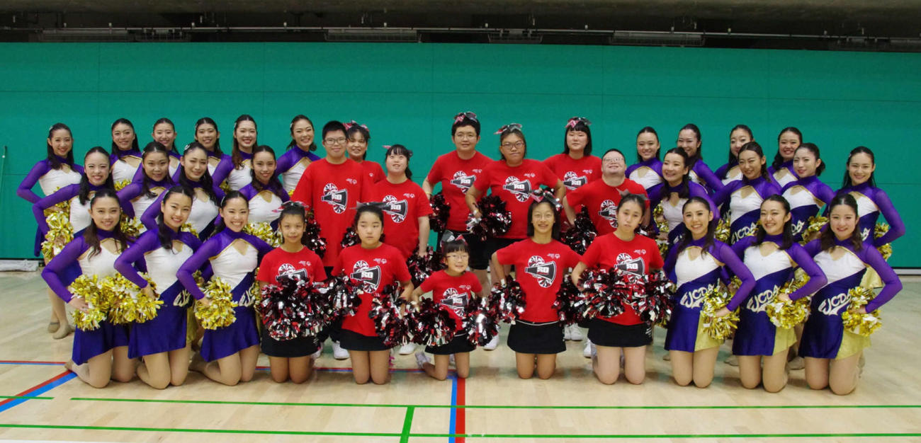 全日本チアダンス選手権大会でTeam　JCDAと共演（C）JCDA