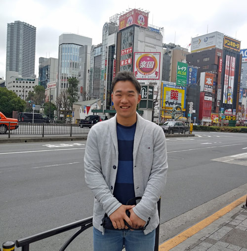日大三野球部での3年夏のベンチ外の思い出を話した同校OB岡安優太さん（クラブチーム・東京メッツ所属）（撮影・井上真）