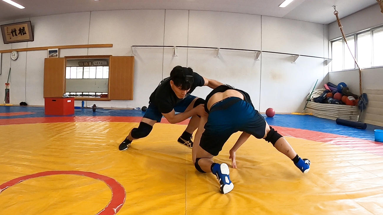 GoPro企画「レスリング」男子フリースタイル86キロ級の高谷（左）