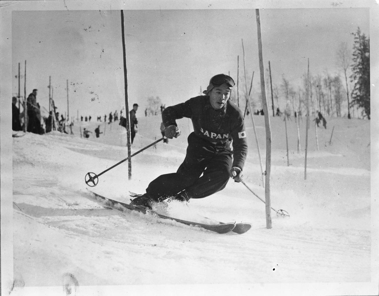 1952年、オスロ五輪でスキー回転に出場した猪谷千春