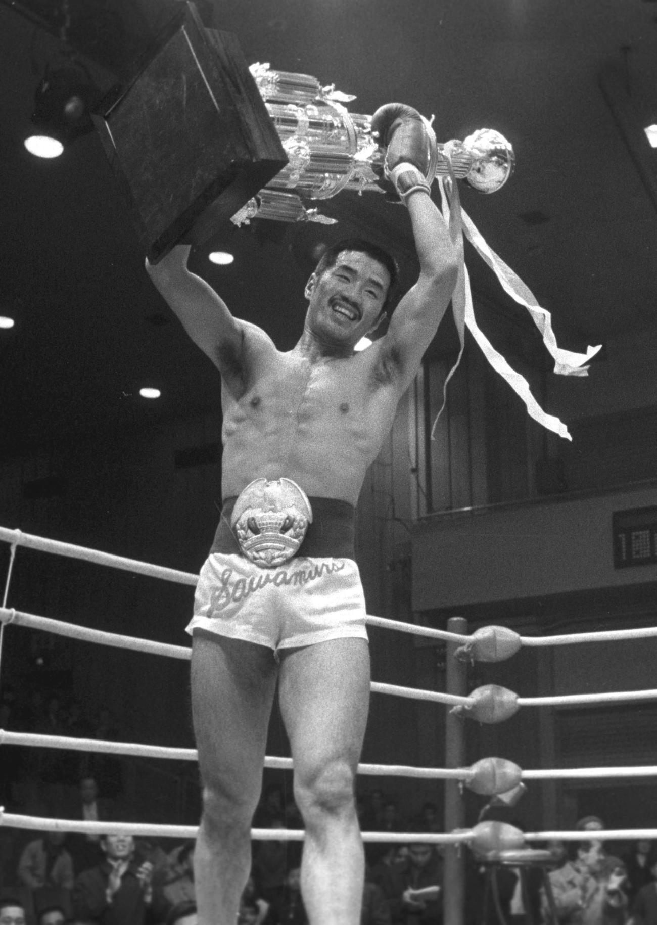 沢村忠氏は「キックの鬼」と呼ばれ国内では連戦連勝、キックボクシングが大ブームになった（1969年1月4日撮影）