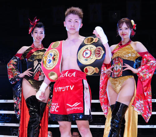 WBA・IBF世界バンタム級タイトルマッチ　8回、TKOで勝利した井上尚弥（2021年12月14日撮影）