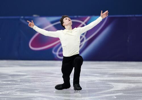 フィギュアスケート男子SP　演技を行うマキシム・ナウモフ（ロイター）
