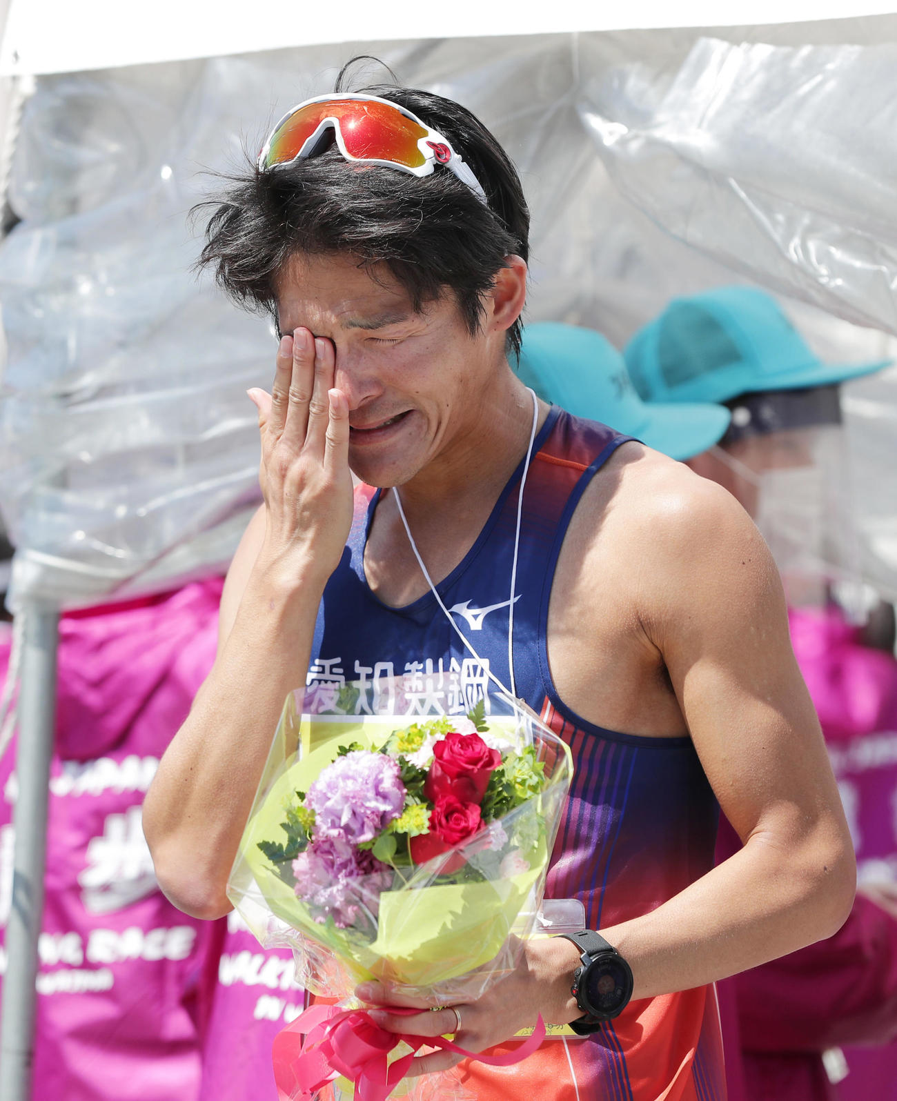 50キロ競歩東京五輪代表を内定させ、感極まる丸尾（撮影・前田充）