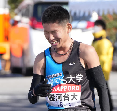 4区を走り終えた今井は感極まった表情