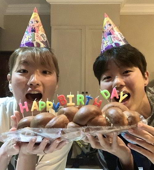 国際交流の様子。東京オリンピック代表の岸本選手(左)と韓国選手