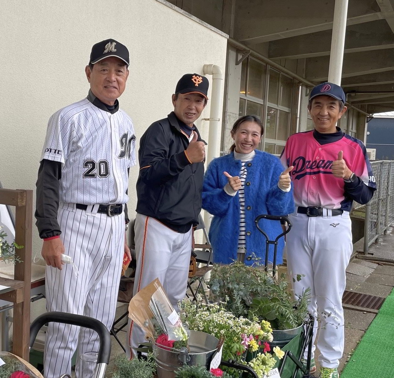 左から元ロッテの木樽さん、元巨人の篠塚さん、筆者、銚子スポーツタウンの小倉和俊社長