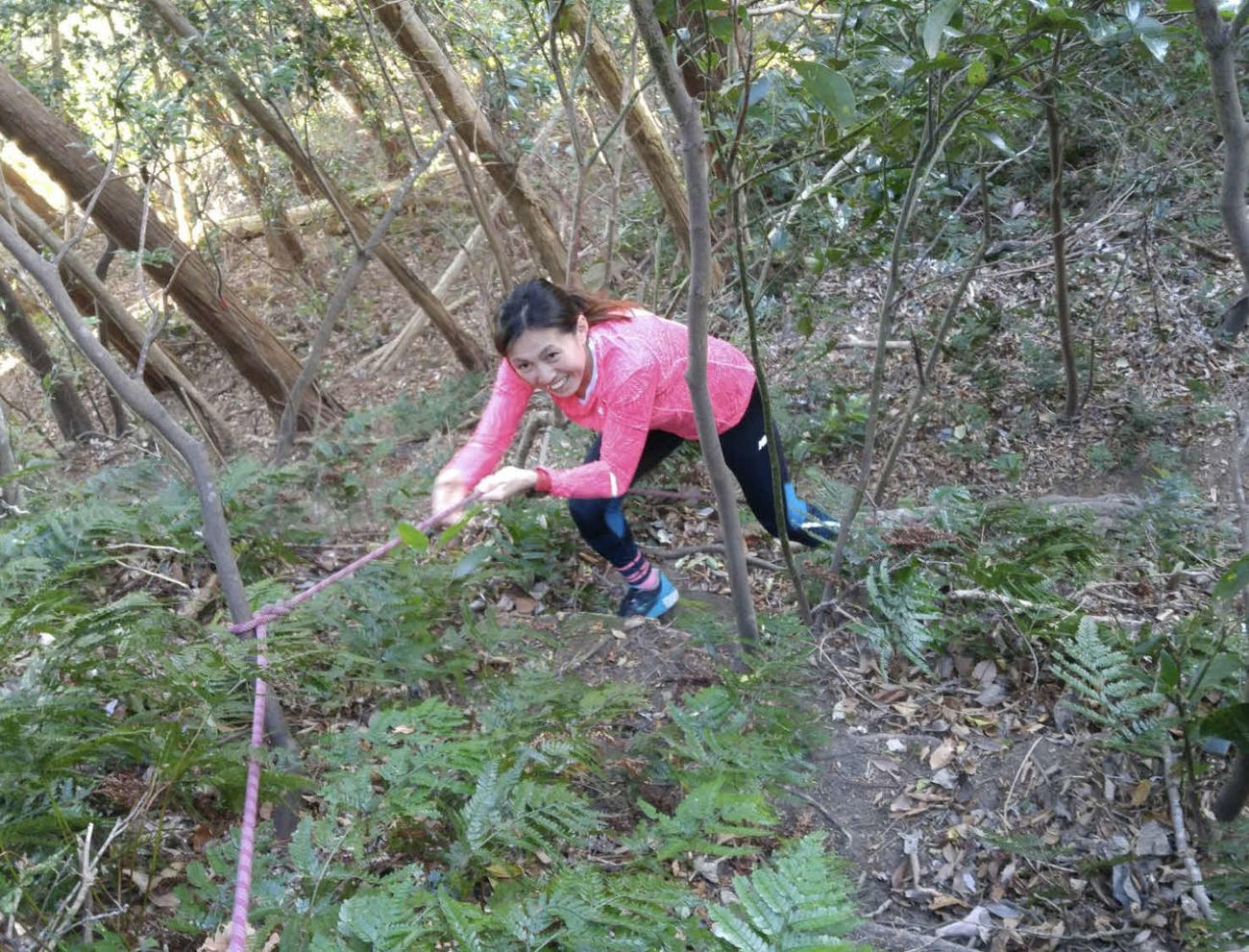 千葉・銚子スポーツタウンでランニング教室を開催。山道を登る筆者