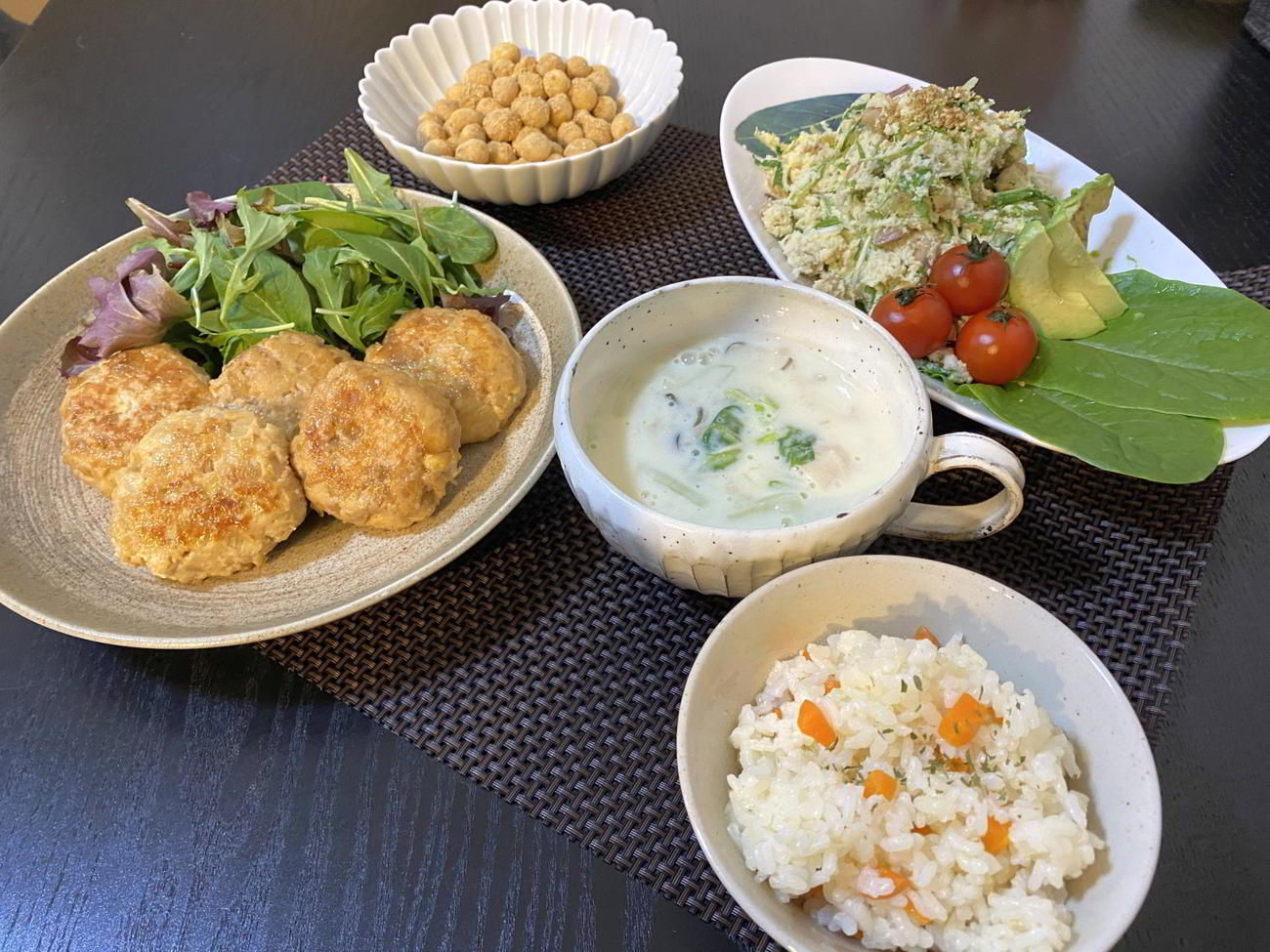 麩を使った料理4品とにんじんご飯